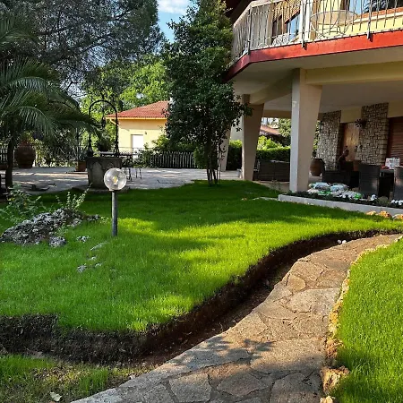 Villa Degli Ulivi *